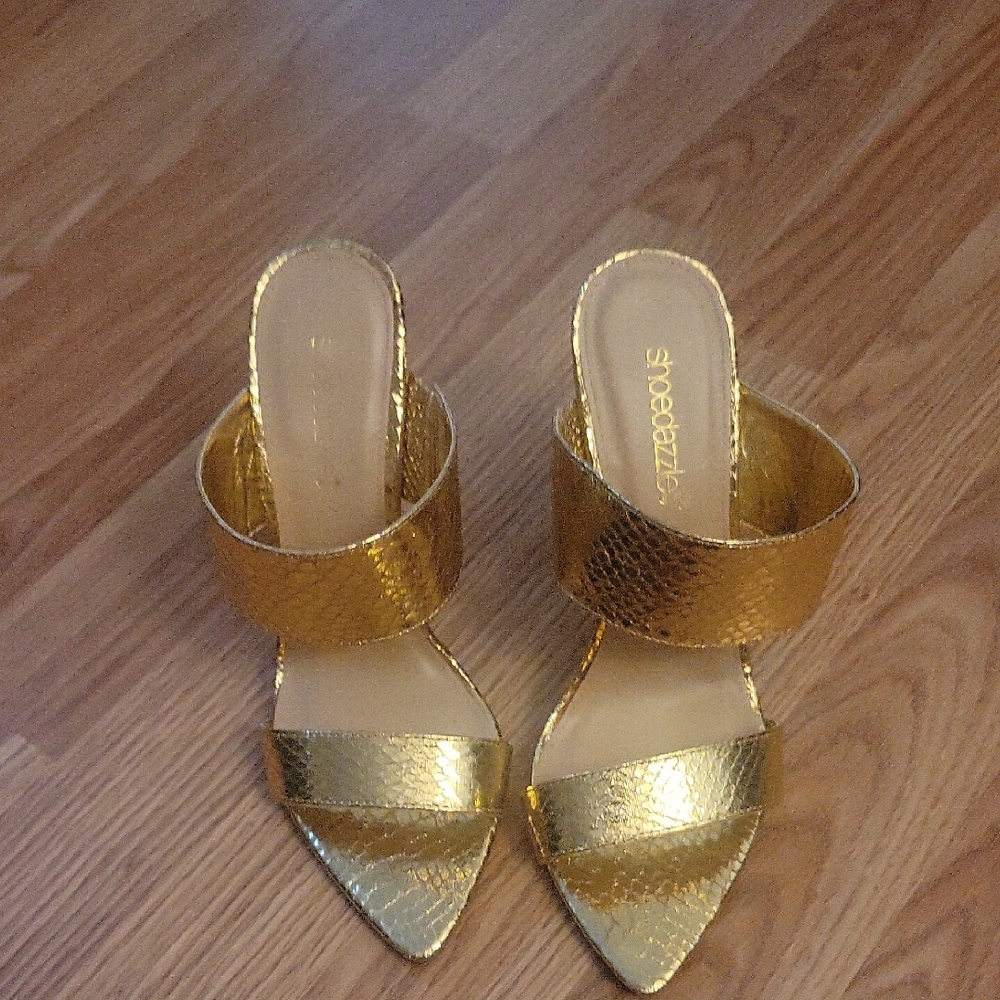 Shoe Dazzle Metallic Gold Heels